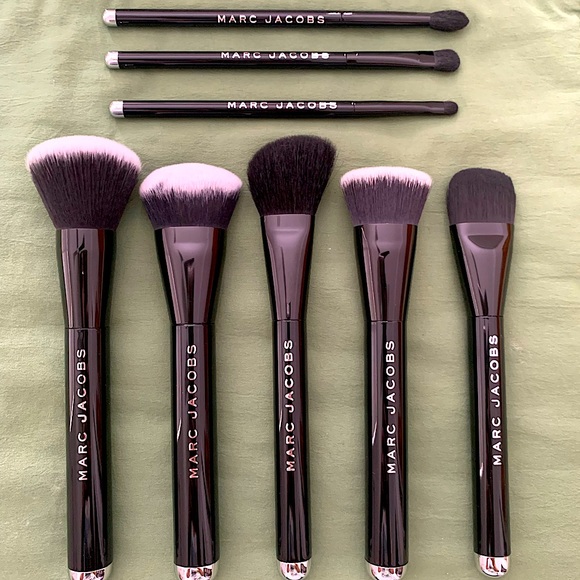Marc Jacobs Other - MARC JACOBS BRUSH SET HAVE IT ALL - 7 Piece Brush essentials collection + 1 more
